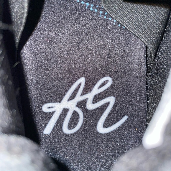 adidas AE 1 J "New Wave" Blue Black Kids Boys Basketball Shoes Size 6 IF1884 - Picture 8 of 10